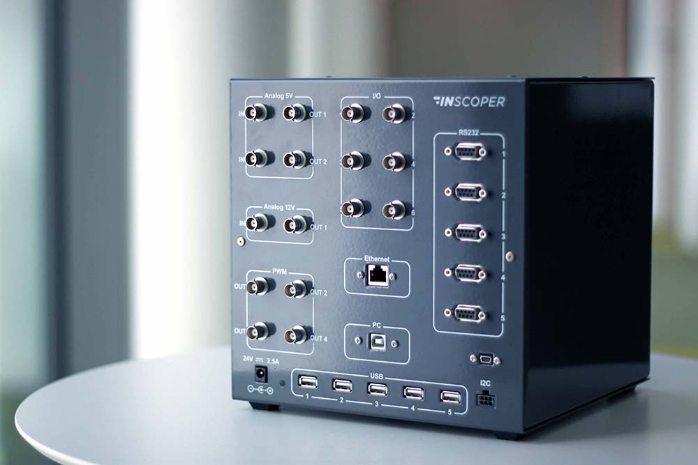 inscoper-box-connected-to-microscope inscoper-box